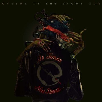 Album Cover - Queens Of The Stone Age: In Times New Roman… – Zeit und Schmerz als Rezept für ein großartiges Musikalbum.