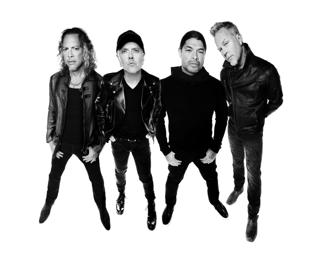 Ein schwarzweiß-Bild der Band Metallica
