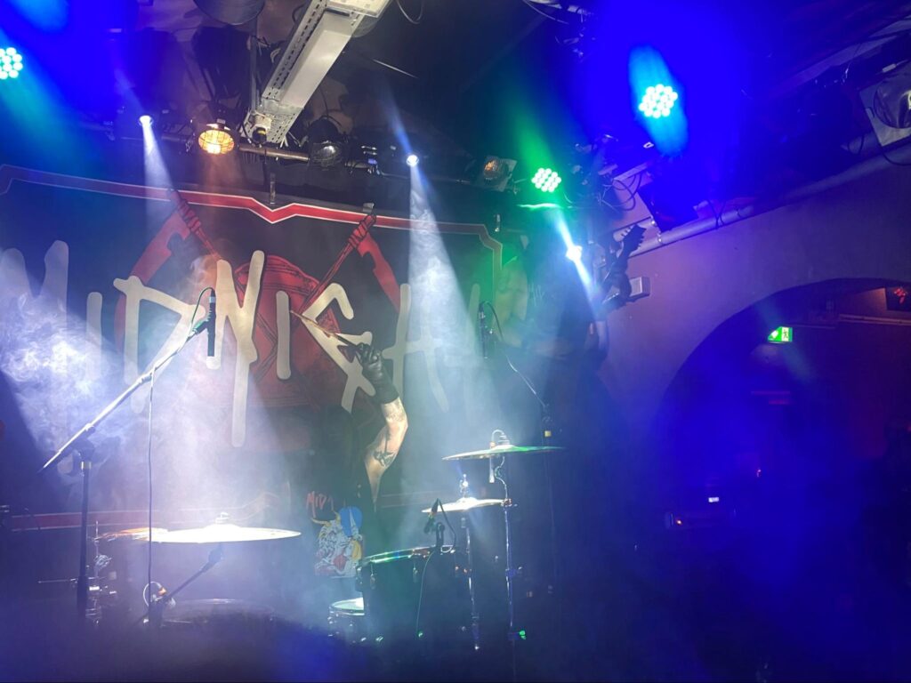 Midnight live bei ihrem Auftritt